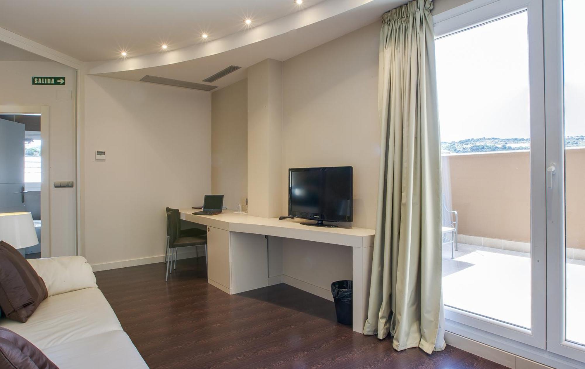 Hotel Rural Valdorba Sansoáin 部屋 写真